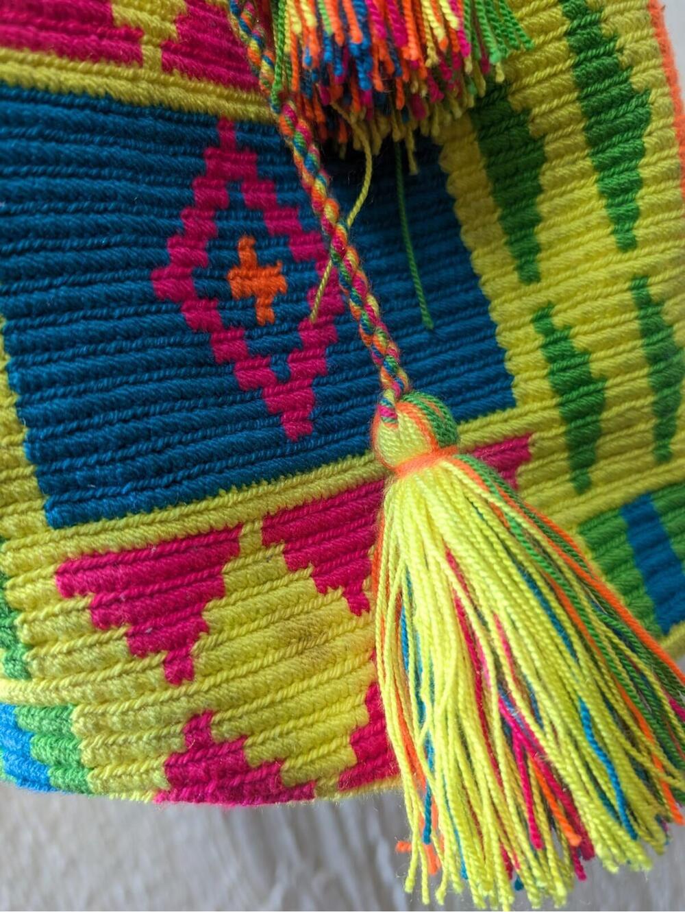 Handmade Authentic 100% Wayuu Mochila Colombian Bag Medium Crossbody Boho Beach - Picture 9 of 9
